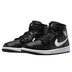 ❌❌ SOLD Jordan 1 Mid Black White